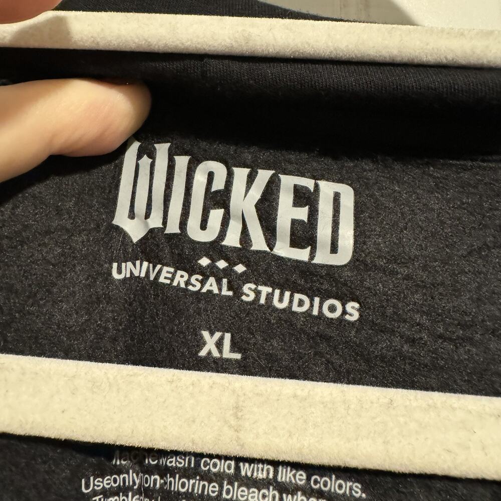 Universal Studios Wicked Zip Up Hoodie NEW Size XL - Picture 4 of 7